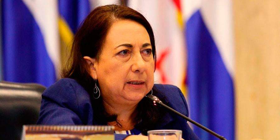 Desmienten a diputada del FMLN que no leyó informes enviados por Obras Públicas a Comisión Especial desmienten-a-diputada-del-fmln-que-no-leyo-informes-enviados-por-obras-publicas-a-comision-especial